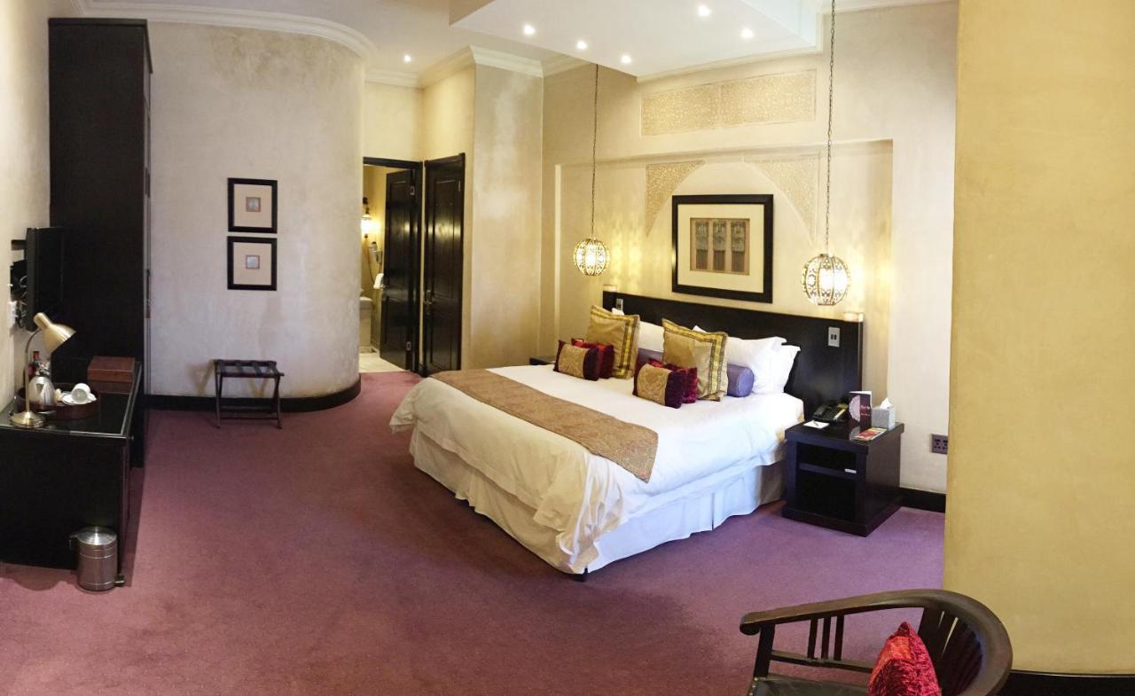 Royal Elephant Hotel & Conference Centre Центурион Екстериор снимка