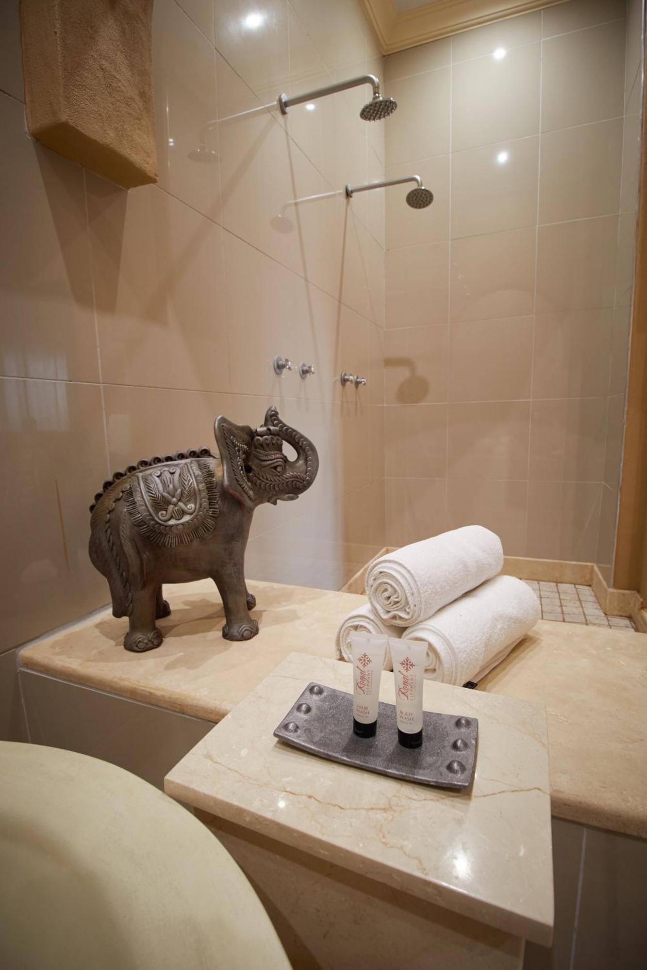 Royal Elephant Hotel & Conference Centre Центурион Екстериор снимка