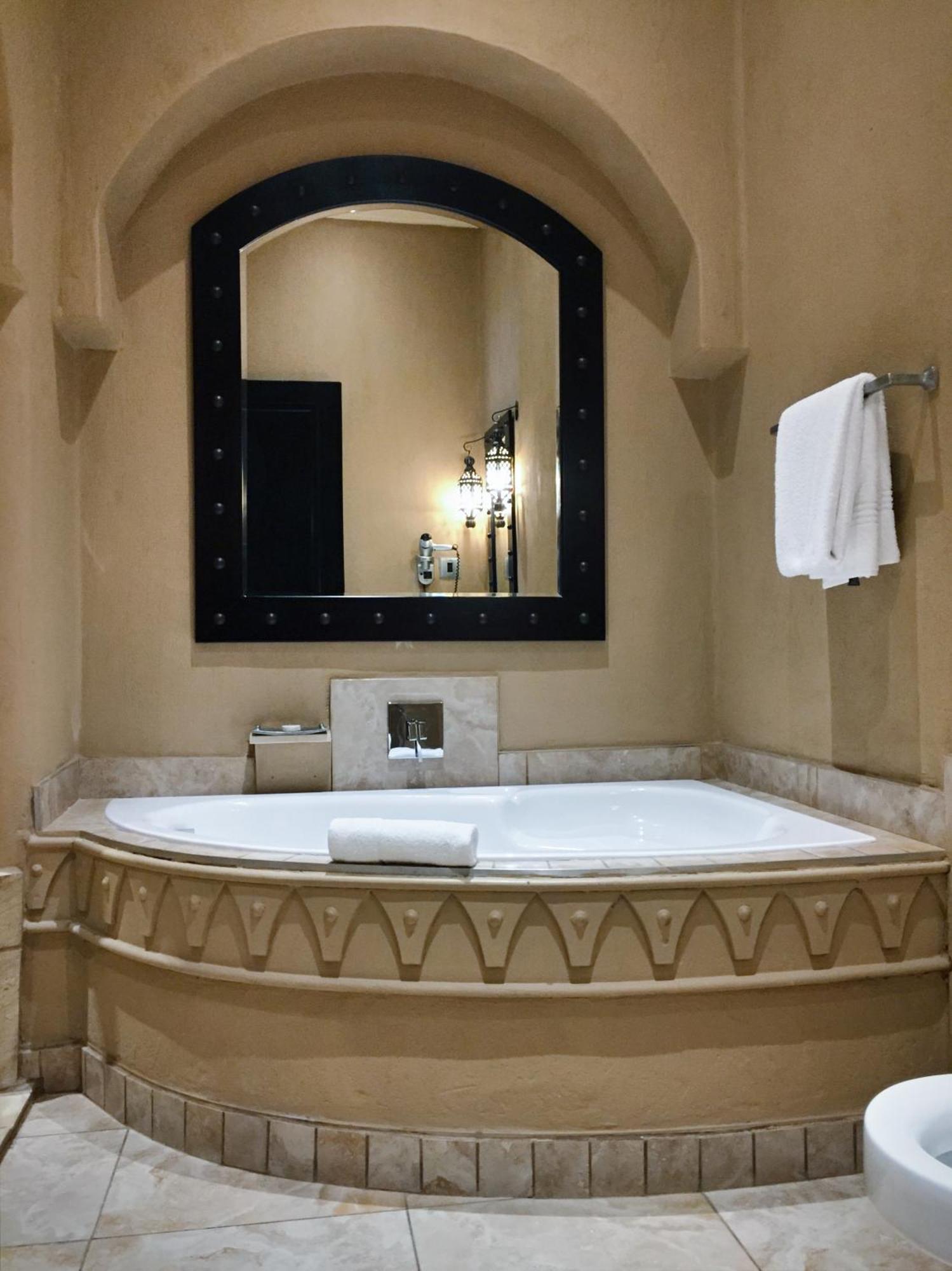 Royal Elephant Hotel & Conference Centre Центурион Екстериор снимка