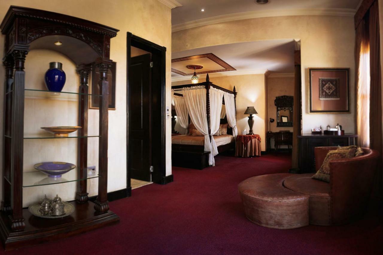 Royal Elephant Hotel & Conference Centre Центурион Екстериор снимка